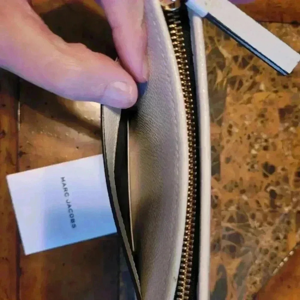 Marc Jacobs white clutch/pouch NWT - Picture 6 of 7